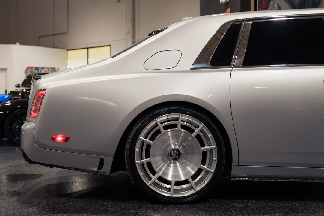 2020 Rolls-Royce Phantom VIII - Image 30 of 31