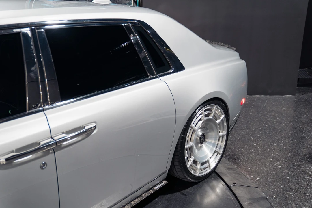2020 Rolls-Royce Phantom VIII - Image 31 of 31