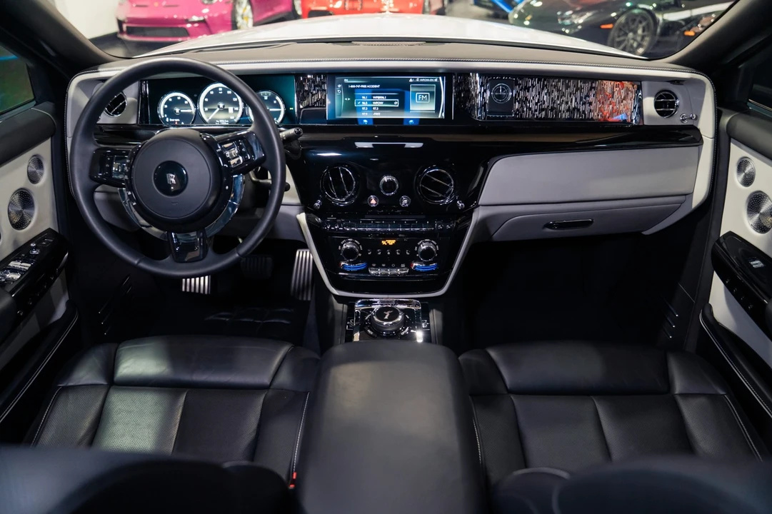 2020 Rolls-Royce Phantom VIII - Image 13 of 31