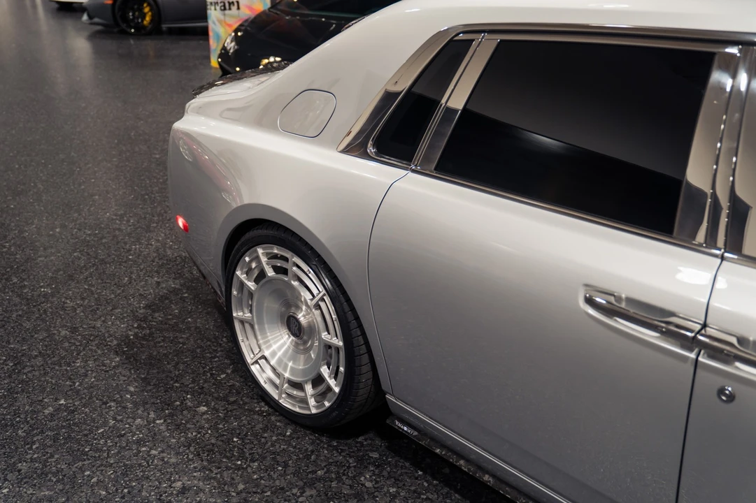 2020 Rolls-Royce Phantom VIII - Image 29 of 31