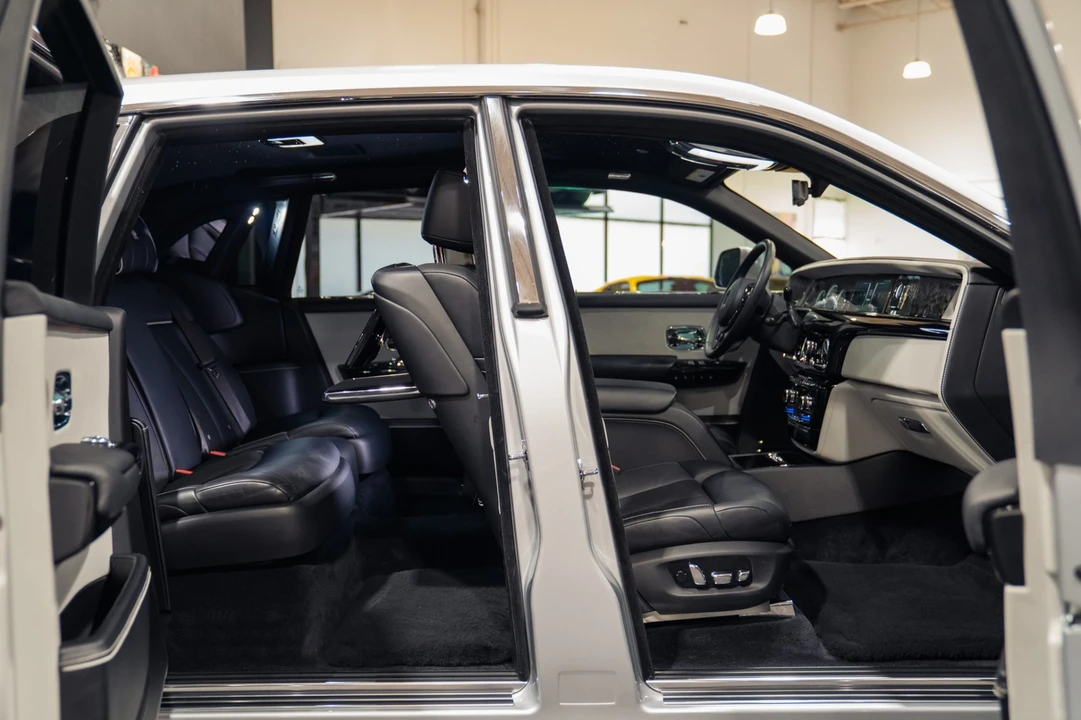 2020 Rolls-Royce Phantom VIII - Image 14 of 31