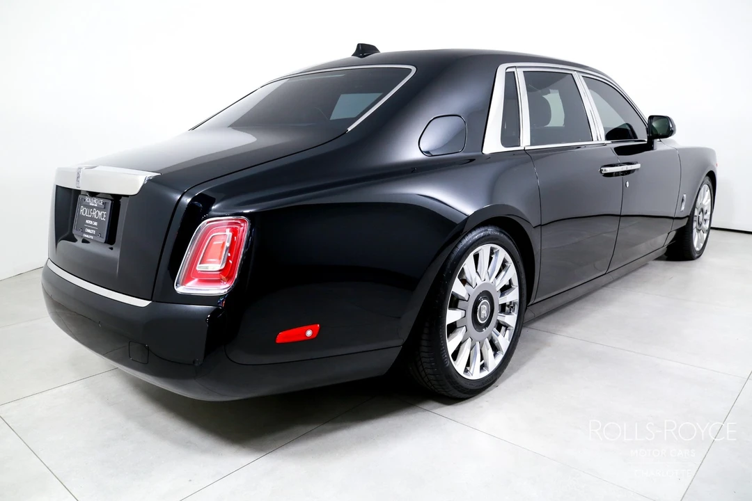 2020 Rolls-Royce Phantom VIII - Image 2 of 31