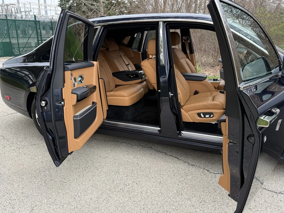 2020 Rolls-Royce Phantom VIII - Image 14 of 31
