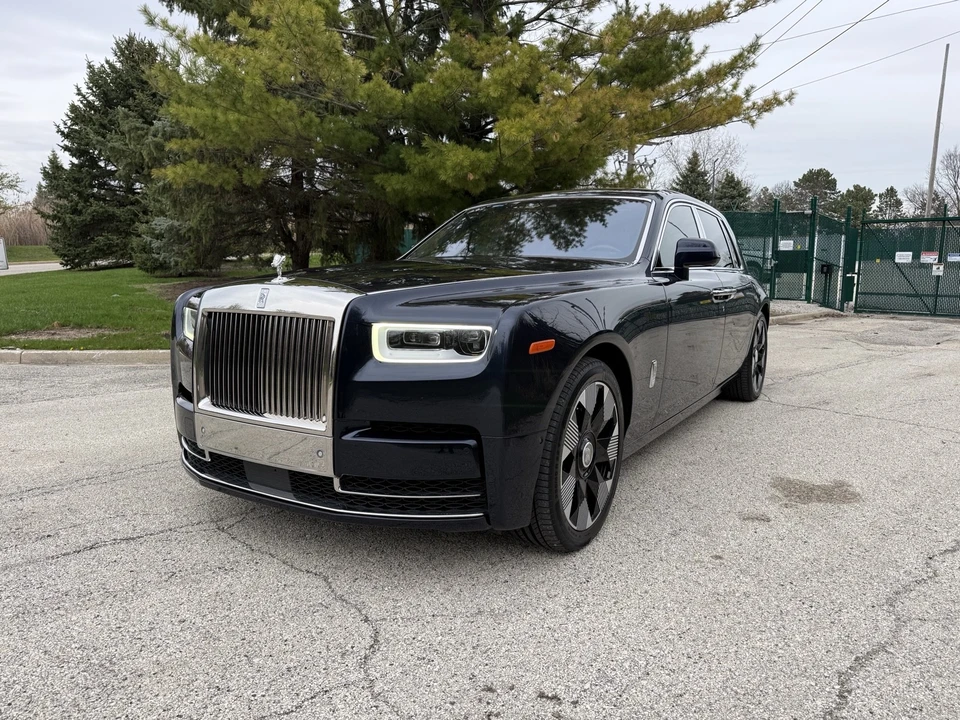 2020 Rolls-Royce Phantom VIII - Image 2 of 31