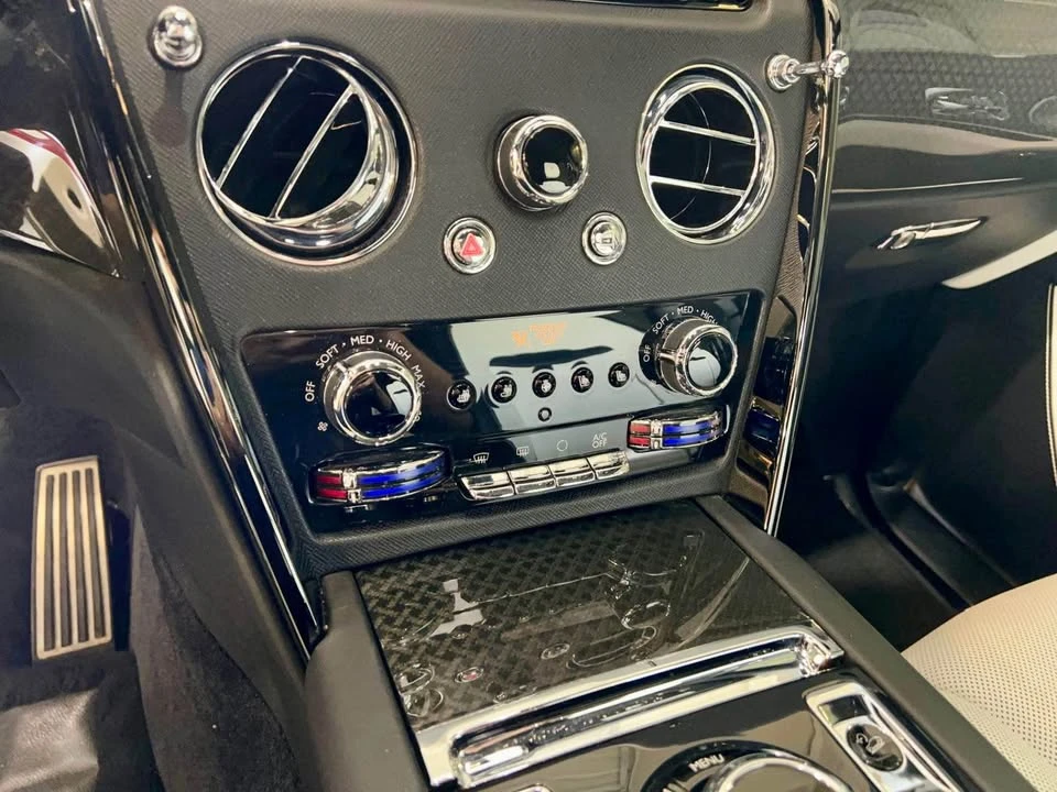 2020 Rolls-Royce Cullinan Black Badge - Image 17 of 18