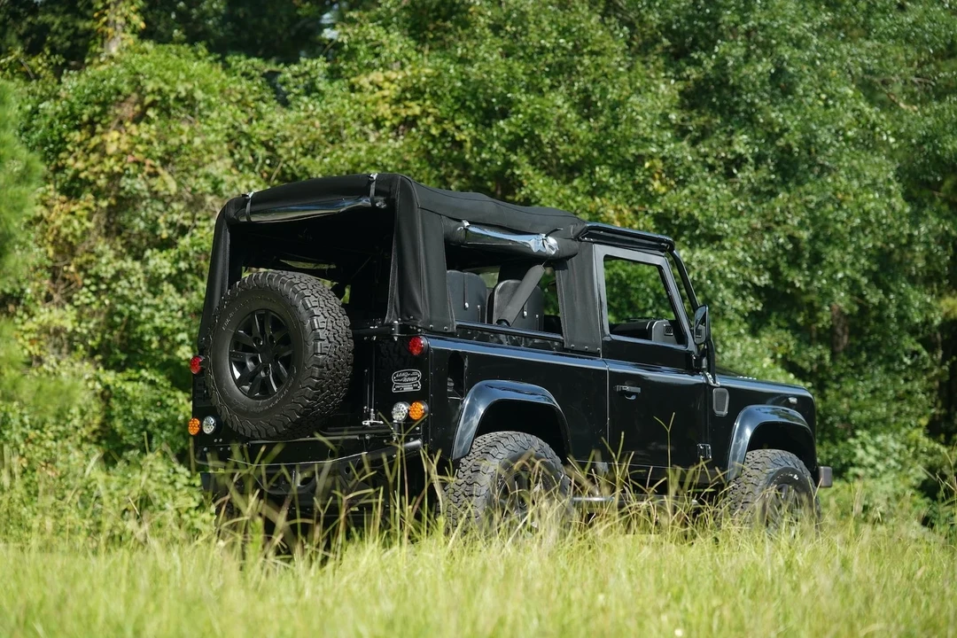 2020 Land Rover Defender 90 - Image 13 of 21