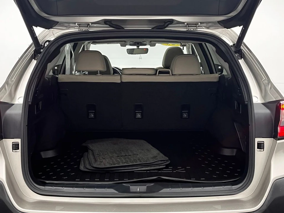 2020 Subaru Outback 6th Gen - Image 9 of 12