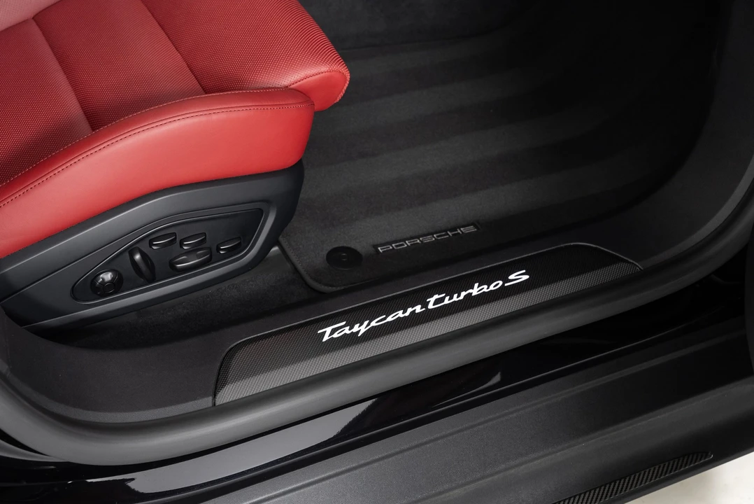 2020 Porsche Taycan Turbo S - Image 27 of 31