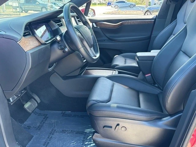 2020 Tesla Model X - Image 11 of 12