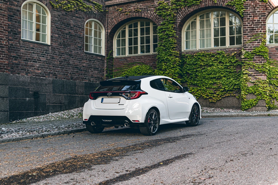 2020 Toyota Yaris - Image 7 of 31