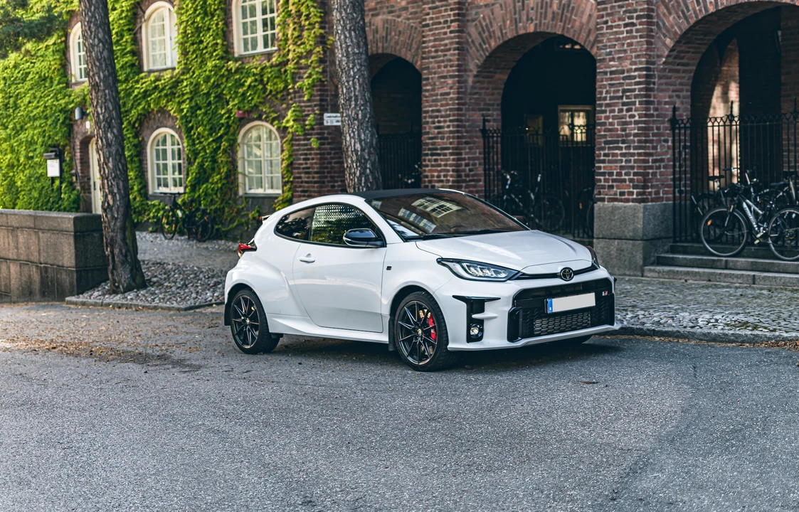 2020 Toyota Yaris - Image 9 of 31