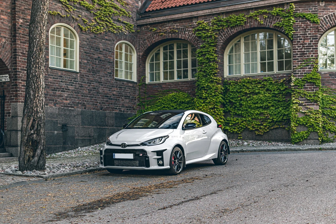 2020 Toyota Yaris - Image 11 of 31
