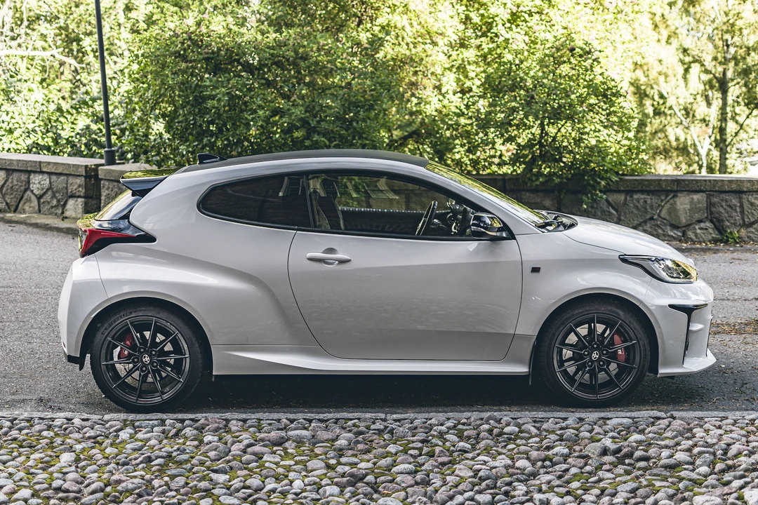 2020 Toyota Yaris - Image 8 of 31