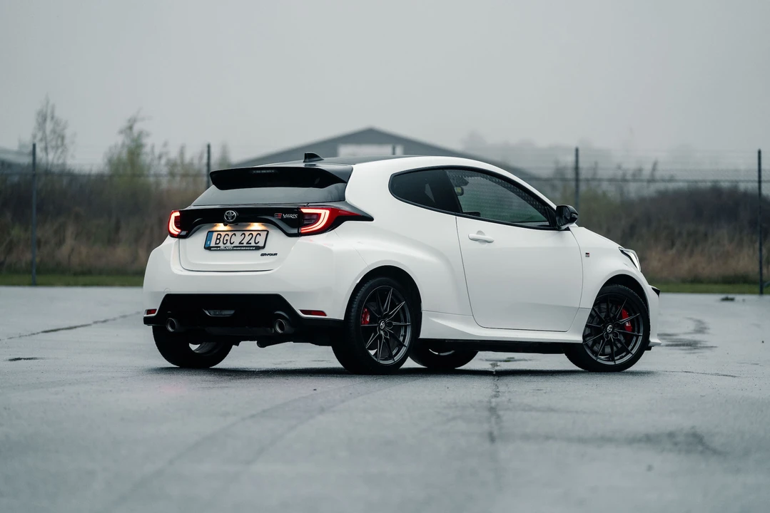 2020 Toyota Yaris - Image 13 of 31