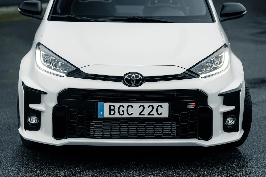 2020 Toyota Yaris - Image 17 of 31