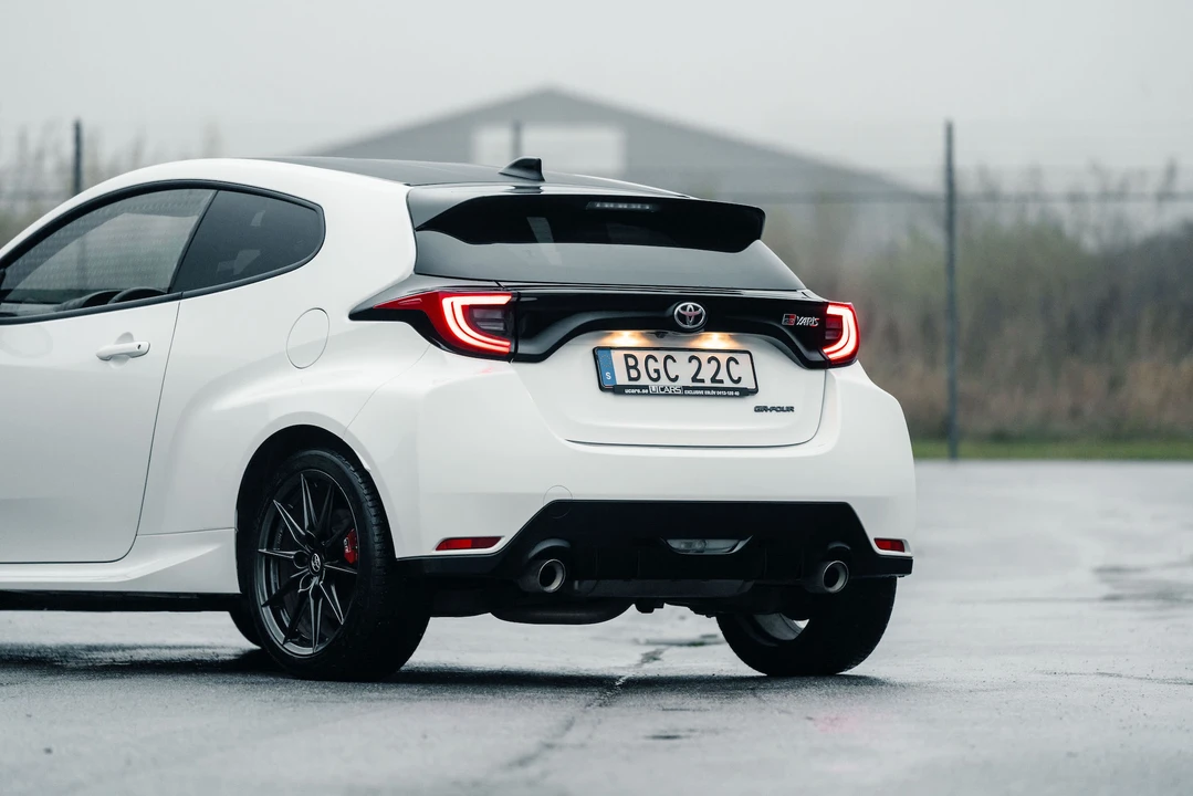 2020 Toyota Yaris - Image 15 of 31