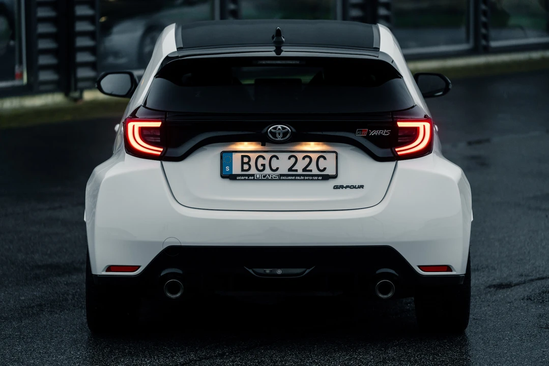 2020 Toyota Yaris - Image 14 of 31