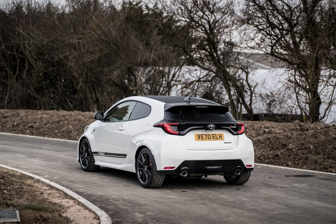 2020 Toyota Yaris - Image 12 of 31