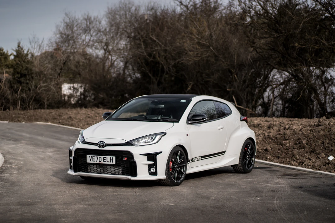 2020 Toyota Yaris - Image 8 of 31