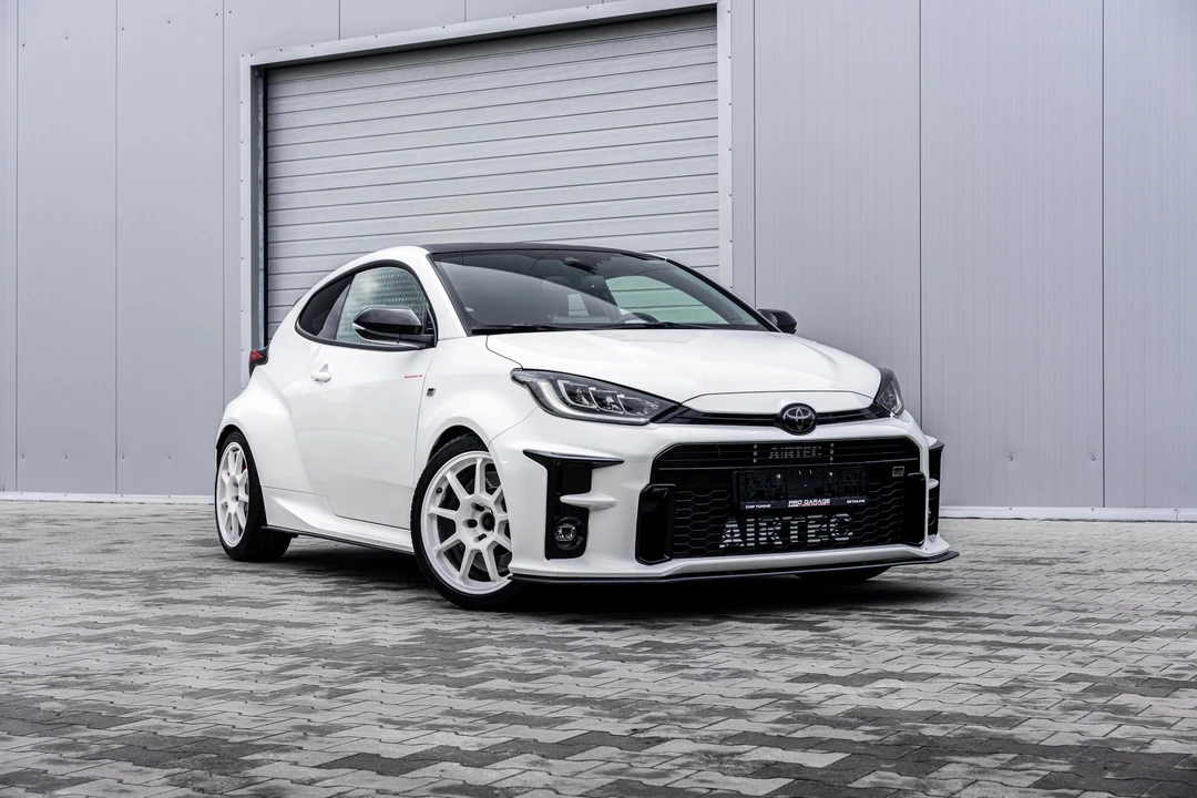 2020 Toyota Yaris - Image 10 of 31