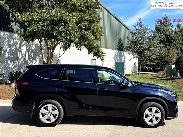 2020 Toyota Highlander - Image 2 of 21