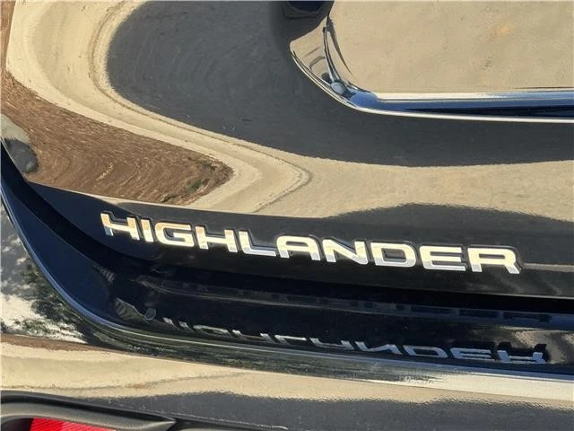 2020 Toyota Highlander - Image 12 of 21
