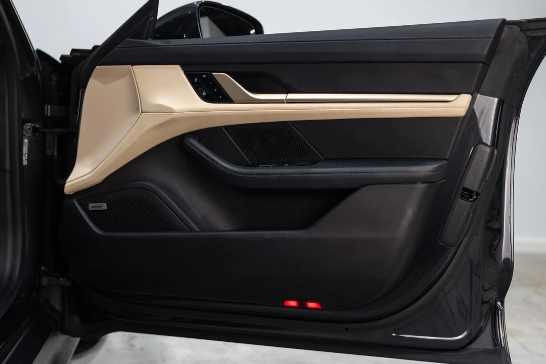 2020 Porsche Taycan 4S - Image 11 of 31