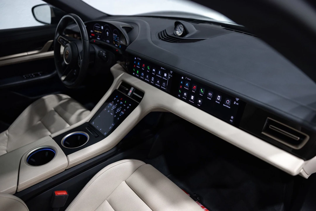 2020 Porsche Taycan 4S - Image 19 of 31