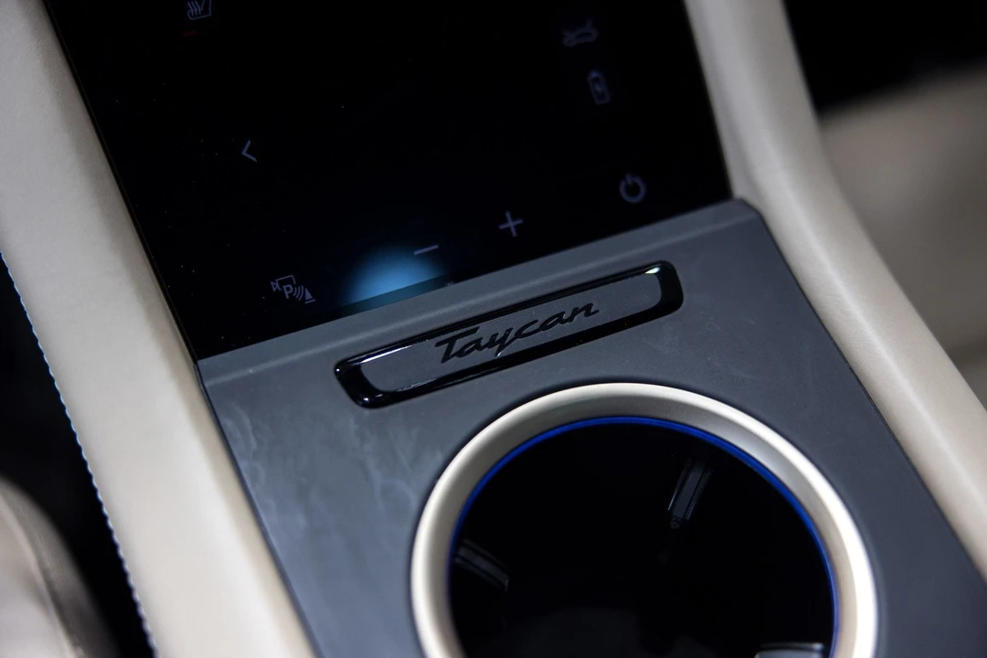 2020 Porsche Taycan 4S - Image 24 of 31
