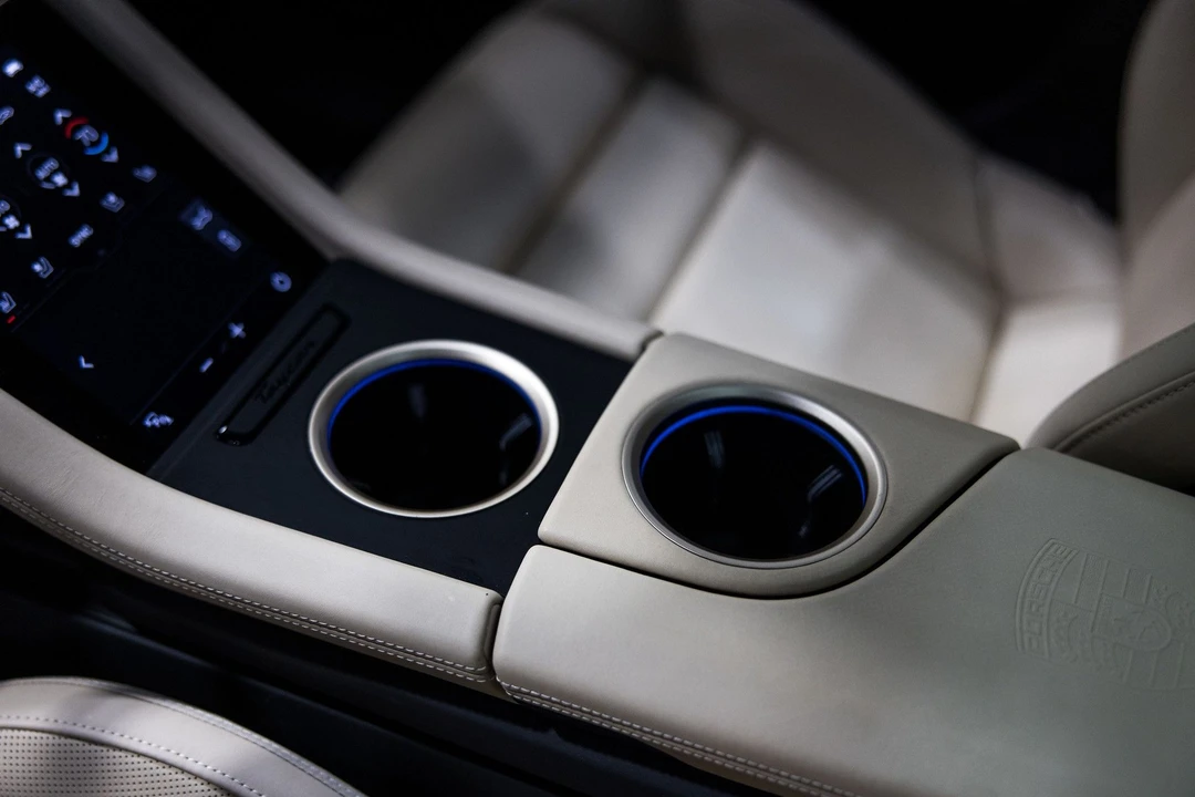 2020 Porsche Taycan 4S - Image 25 of 31