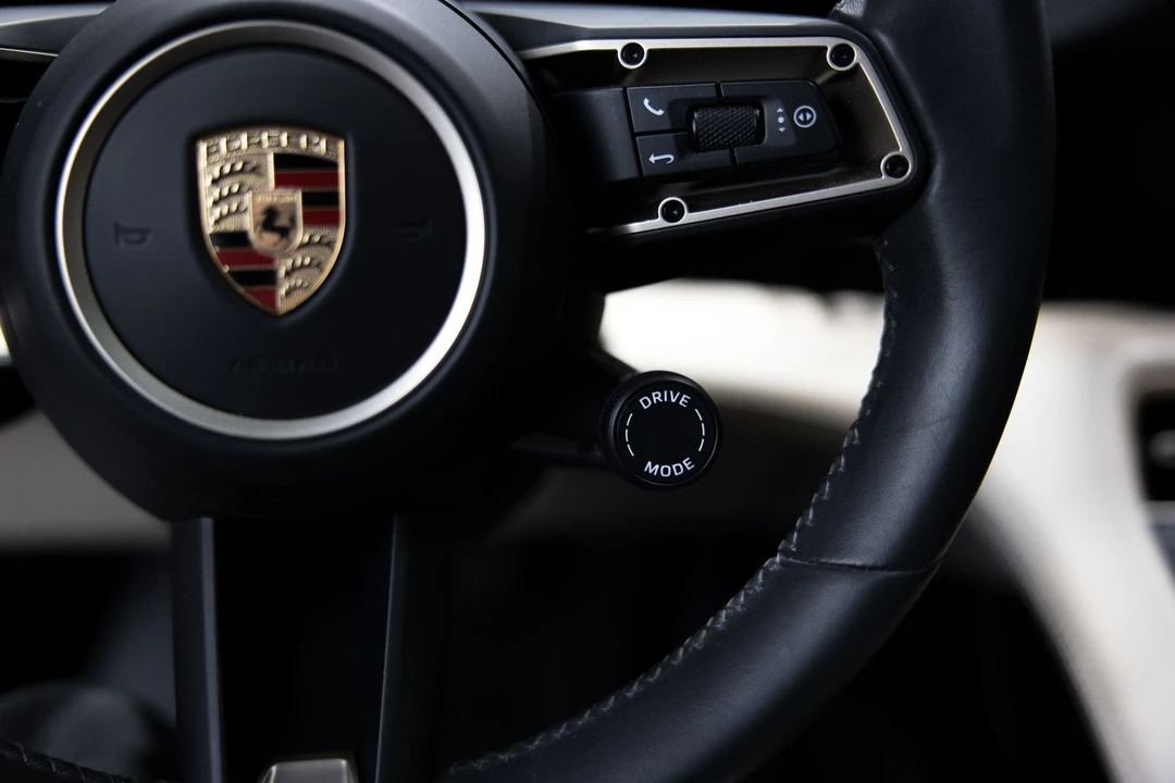 2020 Porsche Taycan 4S - Image 21 of 31