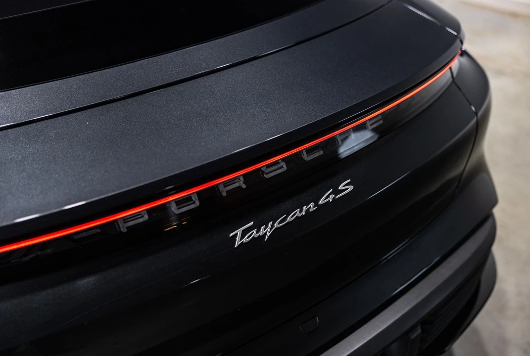 2020 Porsche Taycan 4S - Image 9 of 31
