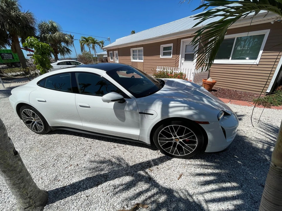 2020 Porsche Taycan 4S - Image 4 of 10