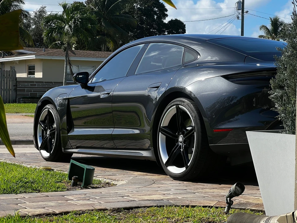 2020 Porsche Taycan Turbo - Image 4 of 9