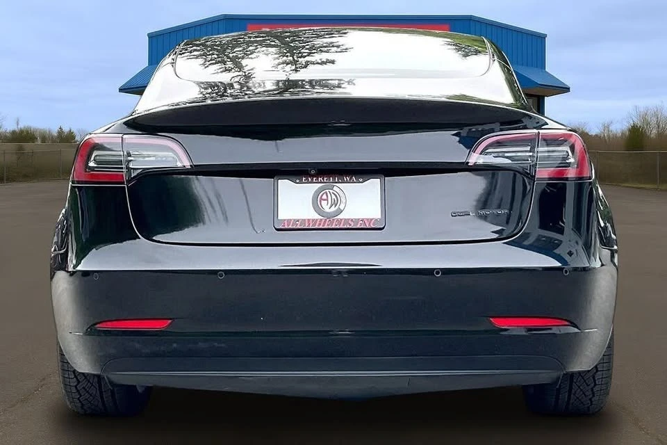 2020 Tesla Model 3 Performance - Image 4 of 21