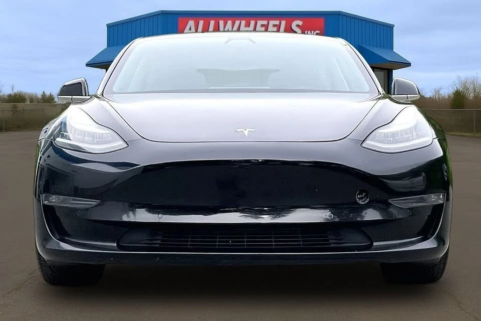 2020 Tesla Model 3 Performance - Image 3 of 21