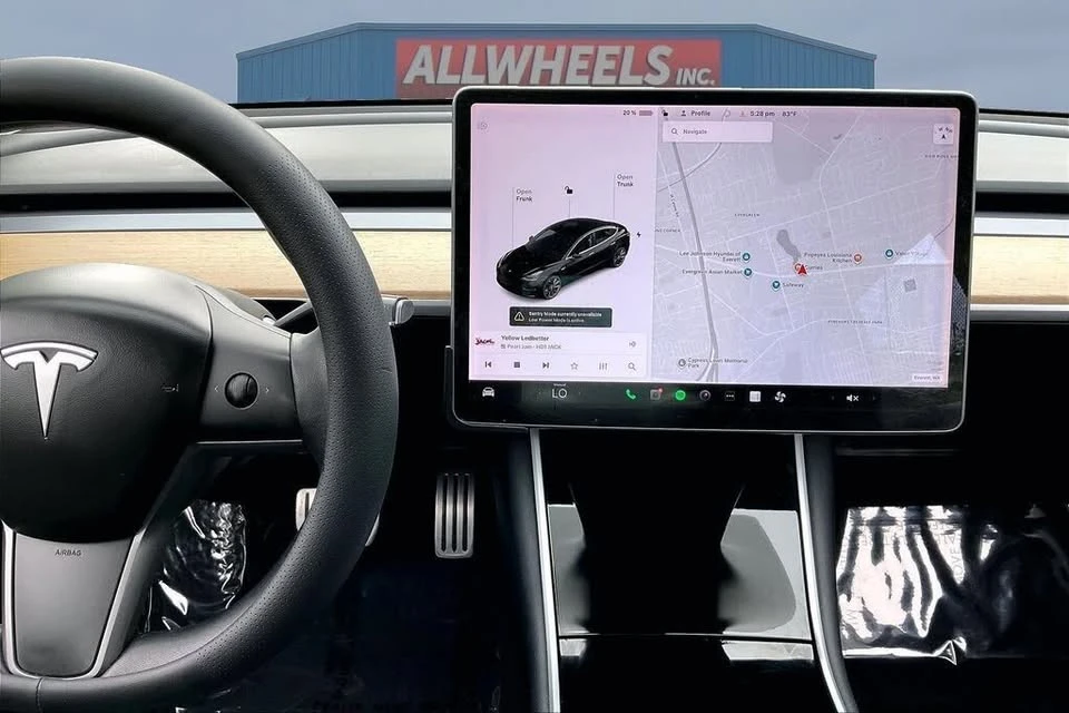 2020 Tesla Model 3 Performance - Image 6 of 21