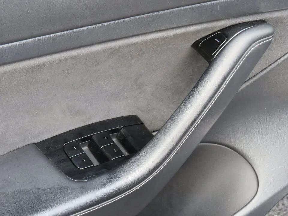2020 Tesla Model 3 - Image 17 of 20