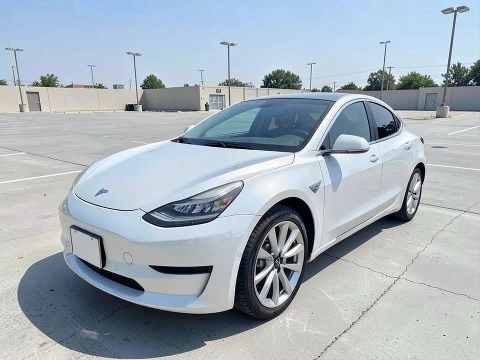 2020 Tesla Model 3 - Image 13 of 14
