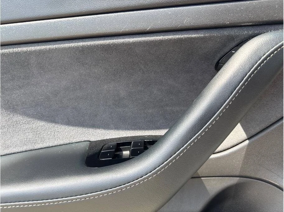 2020 Tesla Model 3 - Image 11 of 17