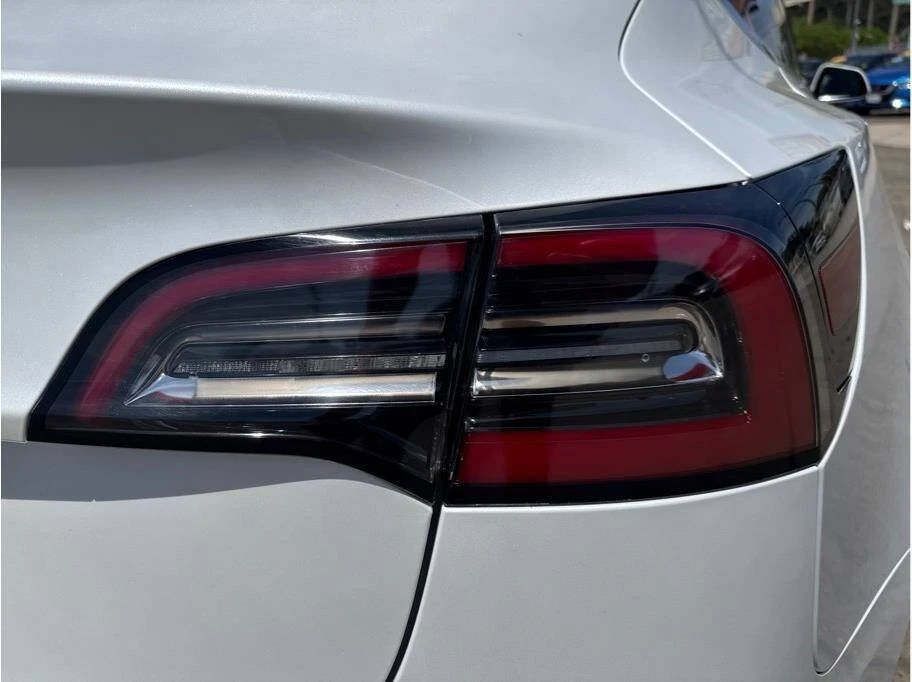 2020 Tesla Model 3 - Image 8 of 17