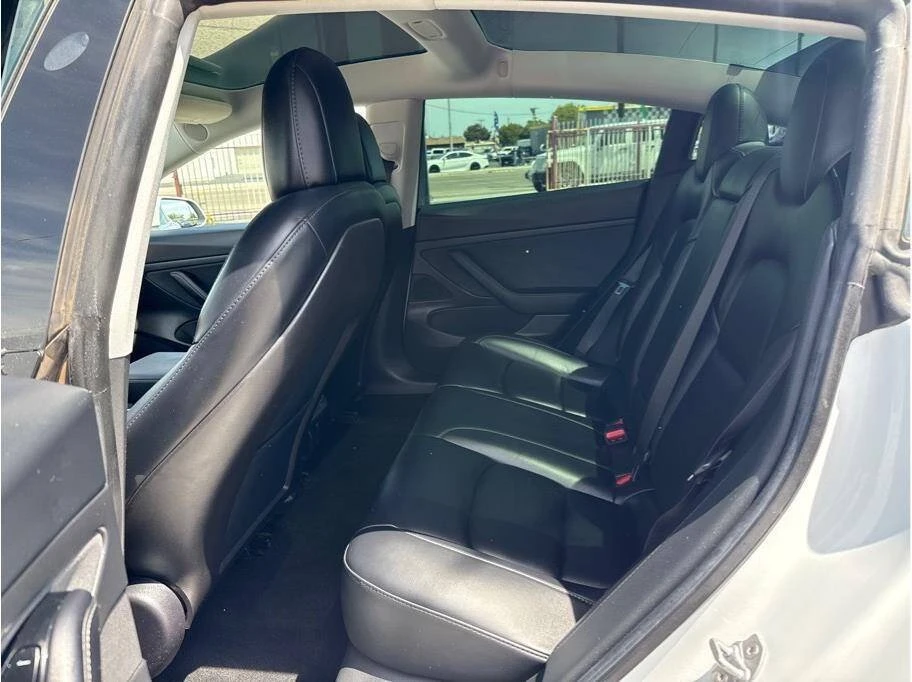 2020 Tesla Model 3 - Image 17 of 17