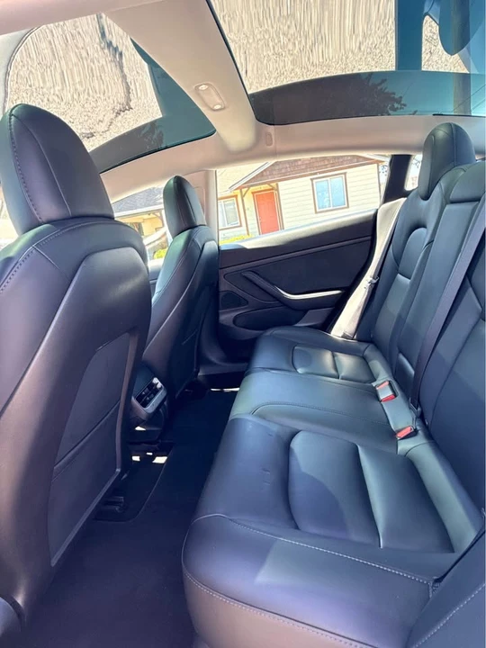 2020 Tesla Model 3 - Image 10 of 11
