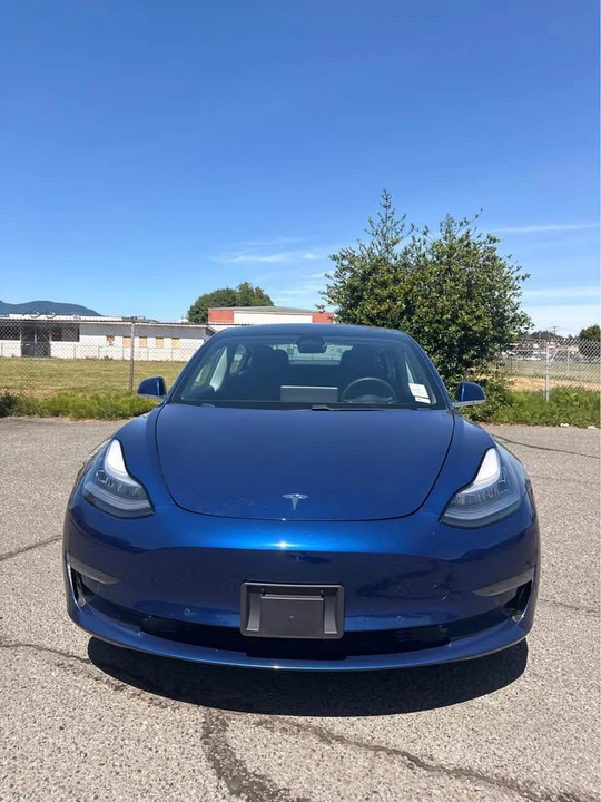 2020 Tesla Model 3 - Image 2 of 11
