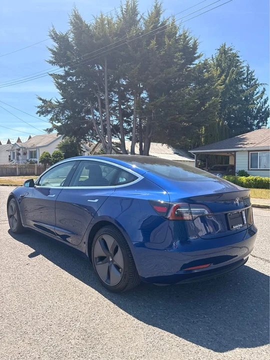 2020 Tesla Model 3 - Image 5 of 11