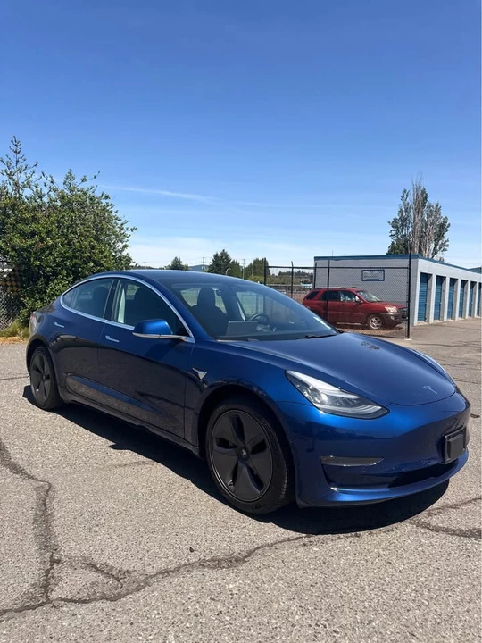 2020 Tesla Model 3 - Image 3 of 11