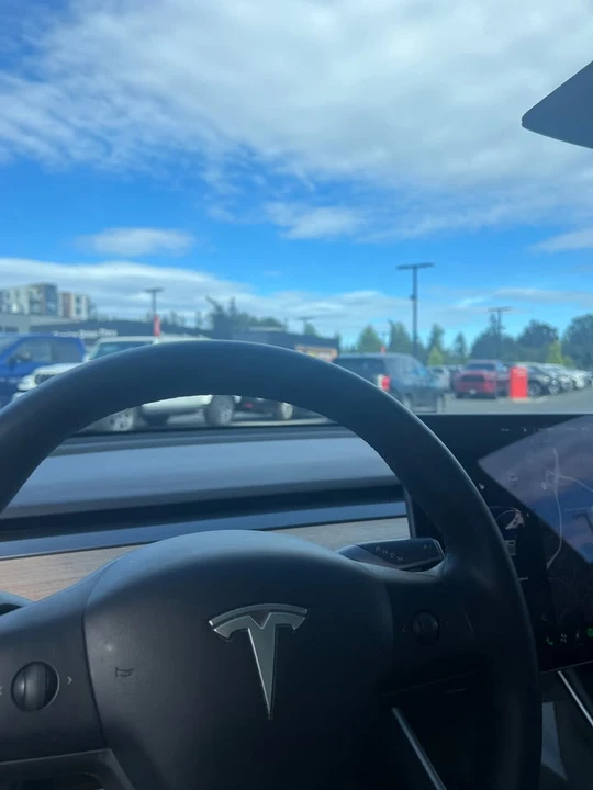 2020 Tesla Model 3 - Image 3 of 4