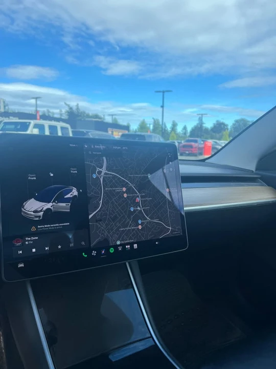 2020 Tesla Model 3 - Image 2 of 4