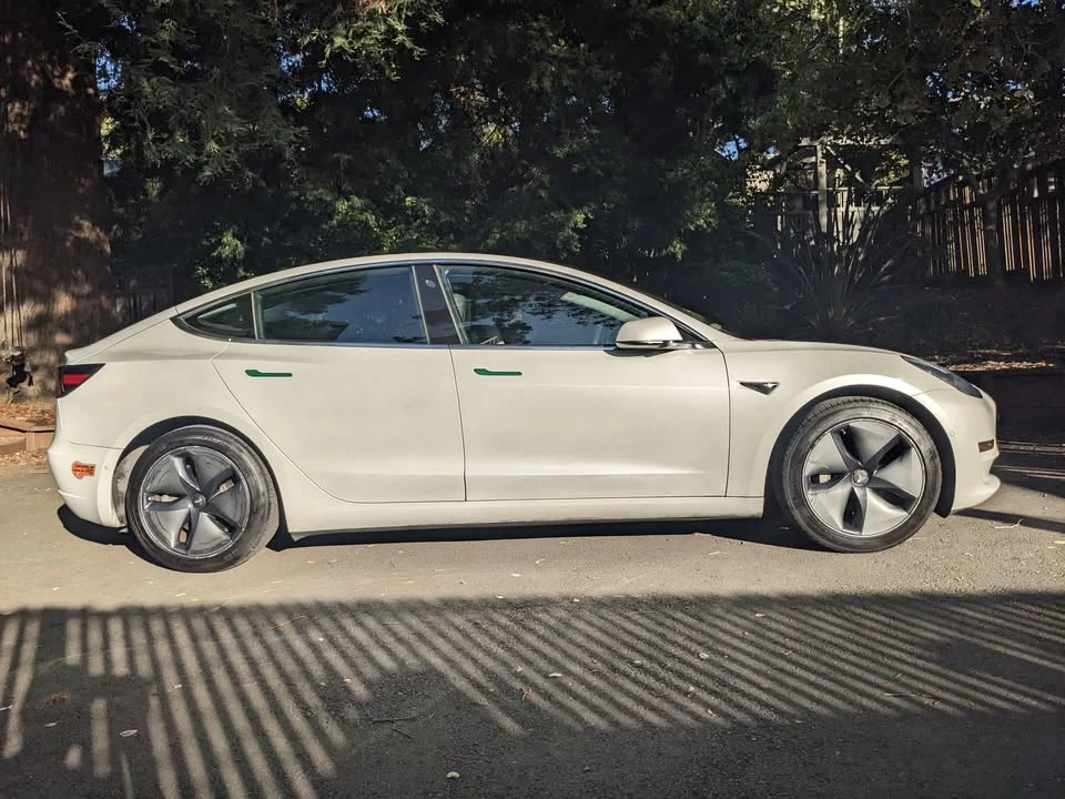 2020 Tesla Model 3 - Image 2 of 9