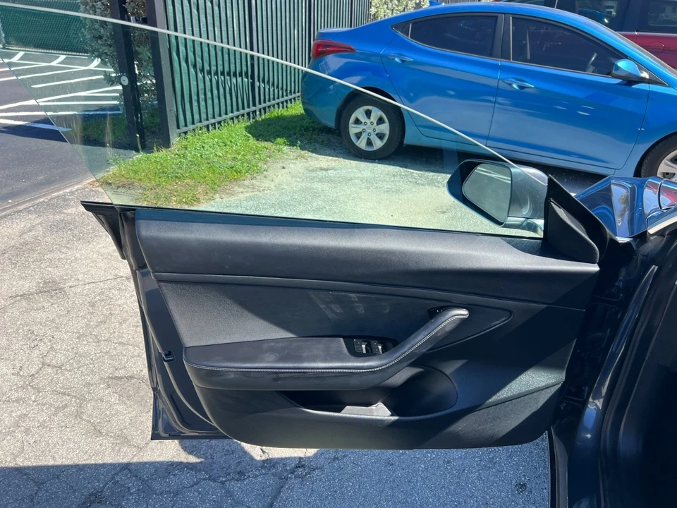 2020 Tesla Model 3 - Image 15 of 21